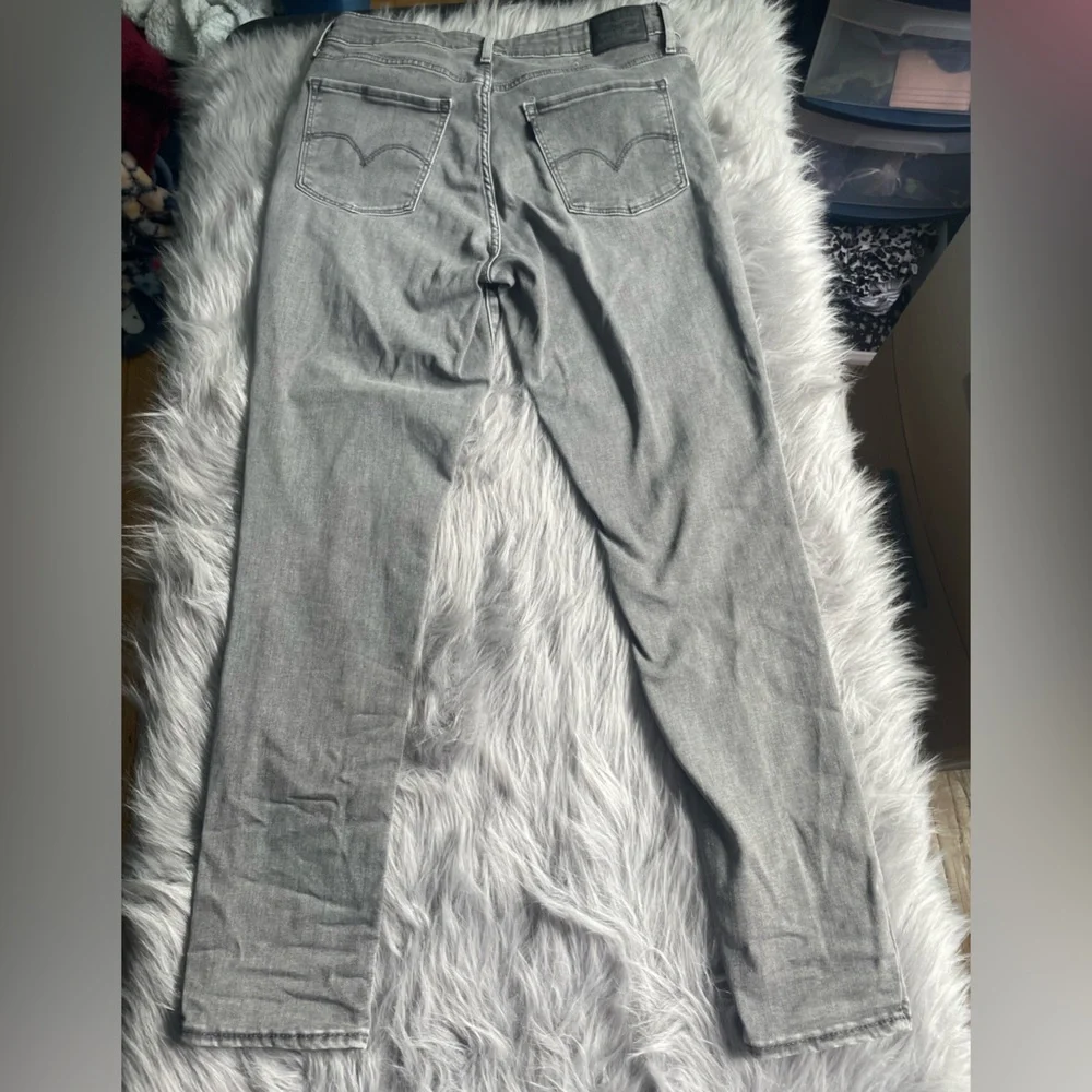 Levi Strauss Jeans - Picture 2 of 2